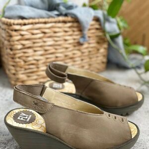 Fly London Yeay Sandal