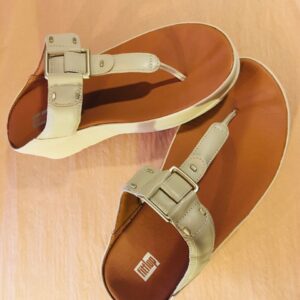 FitFlop Flitta Stud-buckle leather toe-post sandals